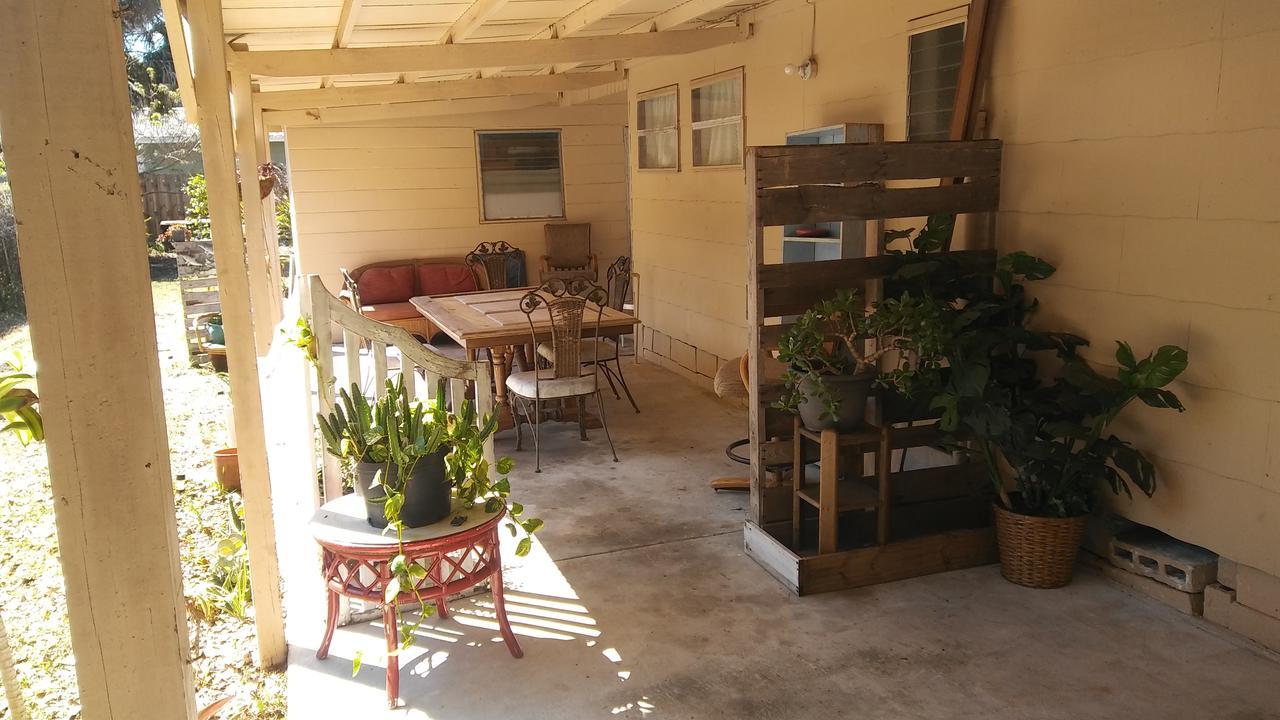 1 Beige Cozy Bungalow Or 1 White Cozy Efficiency Cottage In تيتوسفيل المظهر الخارجي الصورة