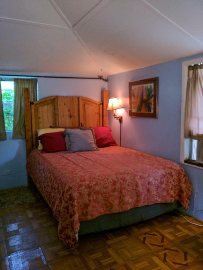 1 Beige Cozy Bungalow Or 1 White Cozy Efficiency Cottage In تيتوسفيل المظهر الخارجي الصورة